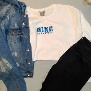 Nike Athletics White Long Sleeve Shirt size XL